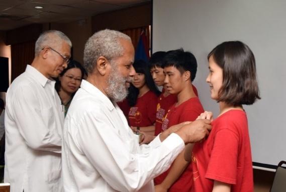 
Belize prime minister Dean Oliver Barrow bestowed medals on the members of the 2017 BESG.