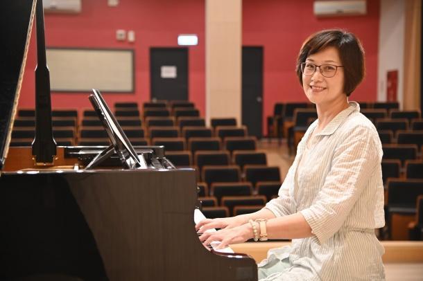 
Music Department director Chang Fang-yu（張芳宇） encourages her students to study an additional field.