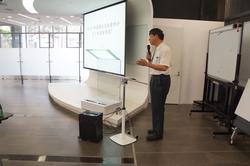NTHU Alumnus, Legislator Kuen-yuh Wu delivering his talk at NTHU’s Food Safety Forum.