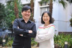 Director Chen Linyi (right) and Associate Professor Lee Jia-Lin of the Department of Medical Science.