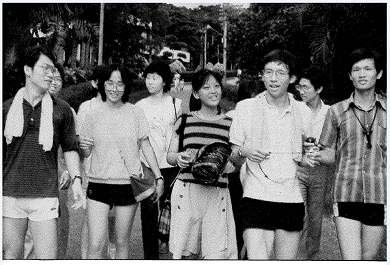 Steven Liau (third from right) with classmates at NTHU.
