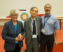  Dr. Chen (center) with Professor Jill Trewhella (left), chair of the IUCr Small-Angle Scattering Commission, and Professor Gradzielski (right).