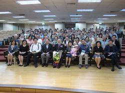 (Front row, left to right): Professor Wang Wen-ching of the Institute of Molecular and Cellular Biology; Professor J. L. Yang, assistant dean of the College of Life Sciences; Jason Lin, deputy-minister of the Ministry of Science and Technology; Chen Lih-juann, former NTHU president; Huang Pien-chien; Huang-chow Ru-chih; Wang Zhenbang, author of Heritage and Creativity; wife of Kung Hsing-jien; and Kung Hsing-jien, president of the National Health Research Institute.
