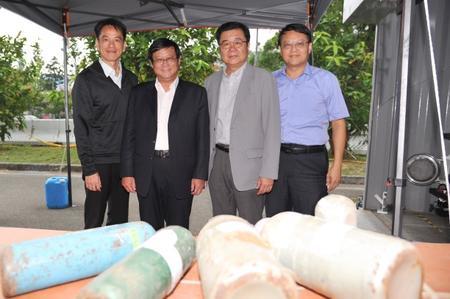 The disposal project’s supervisory team (left to right): Chiu Jen-chieh, Chang Tzi-chin, Lyu Ping-chiang, and Hsieh Yein-rui.