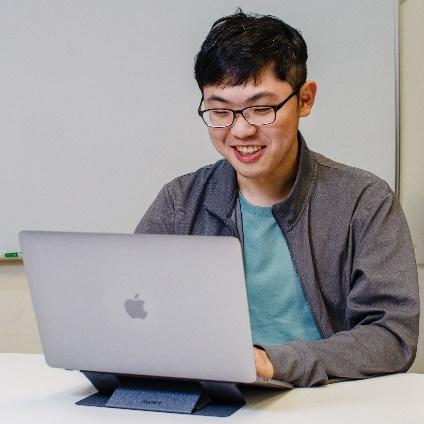 
Huang helped tackle the topic on artificial intelligence by teaching the computer to do a cloze test.