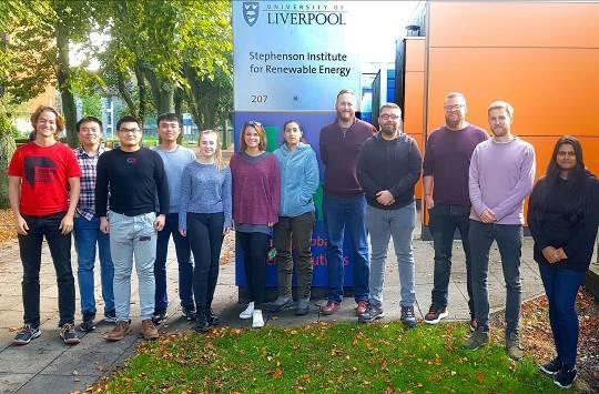 
Lu Yiting(盧奕廷) (fourth from left) with the Liverpool research team led by Prof. Laurence Hardwick (fifth from right), including postdoctoral researcher Alex Neale (third from right).