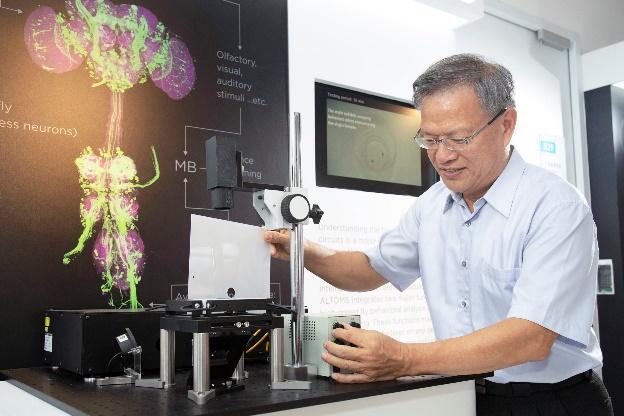 This technology is based on an anatomic tissue-clearing solution for high-resolution 3D confocal imaging developed by Prof. Chiang Ann-shyn, the director of NTHU’s Brain Research Center.