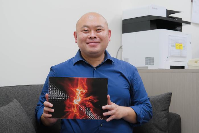 A research team including Professor Daniel Harsono of the Institute of Astronomy has discovered that the planets in a binary star system are the most likely places to have extraterrestrial life.