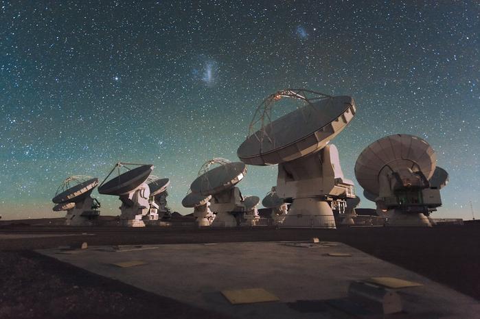 Harsono’s research team used the ALMA telescope located in the desert of northern Chile to observe the young binary star system NGC 1333-IRAS2A.