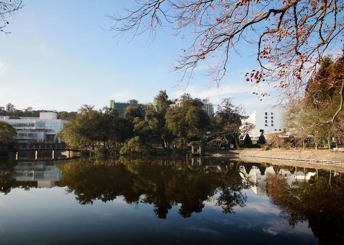 Chenggong Lake figures prominently in the memories of everyone who has been a part of the NTHU community.