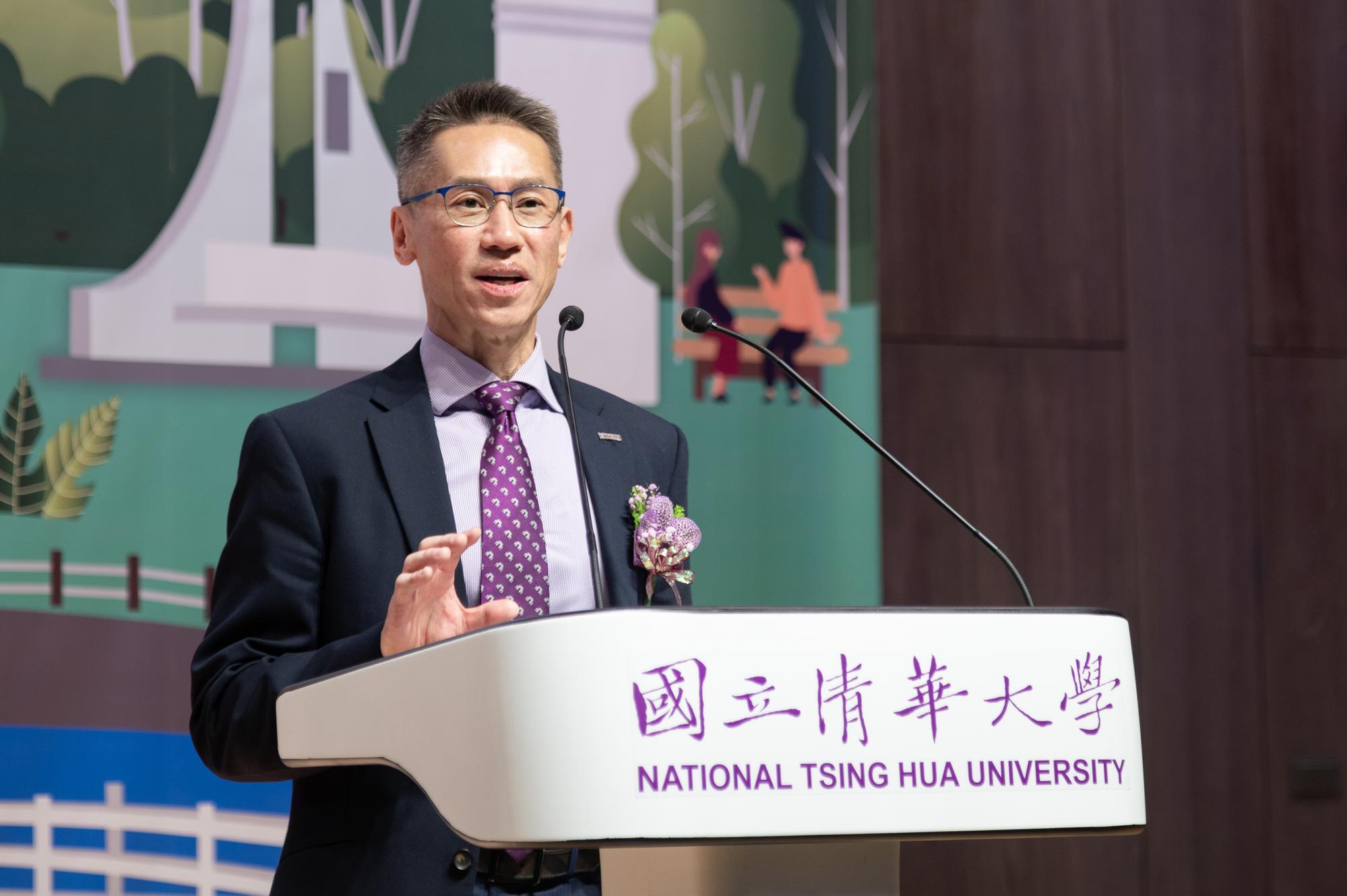 Kao speaking on the theme of “new horizons.”