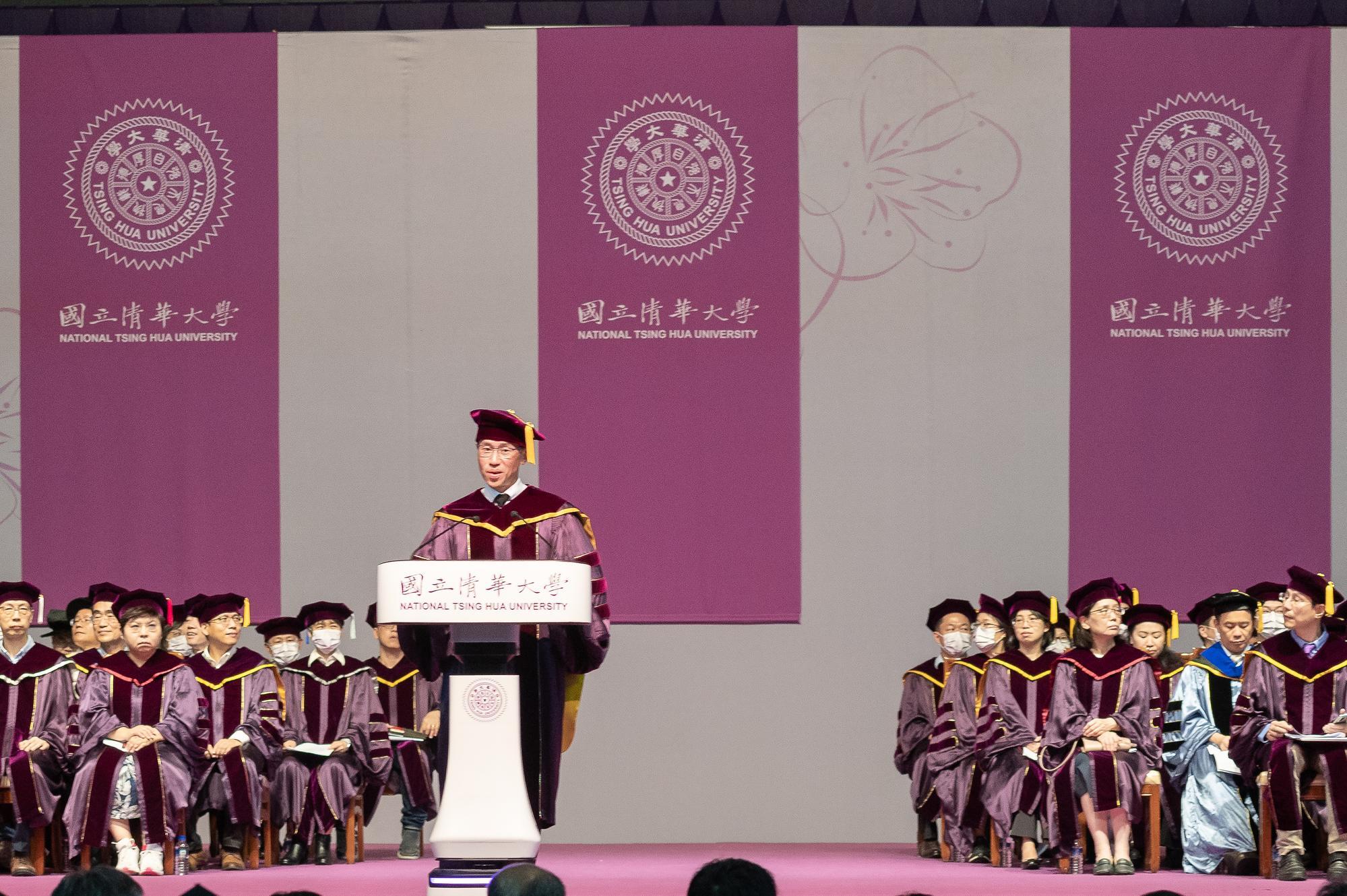 The NTHU Commencement Ceremony for doctoral and graduate students was held on the morning of June 10.