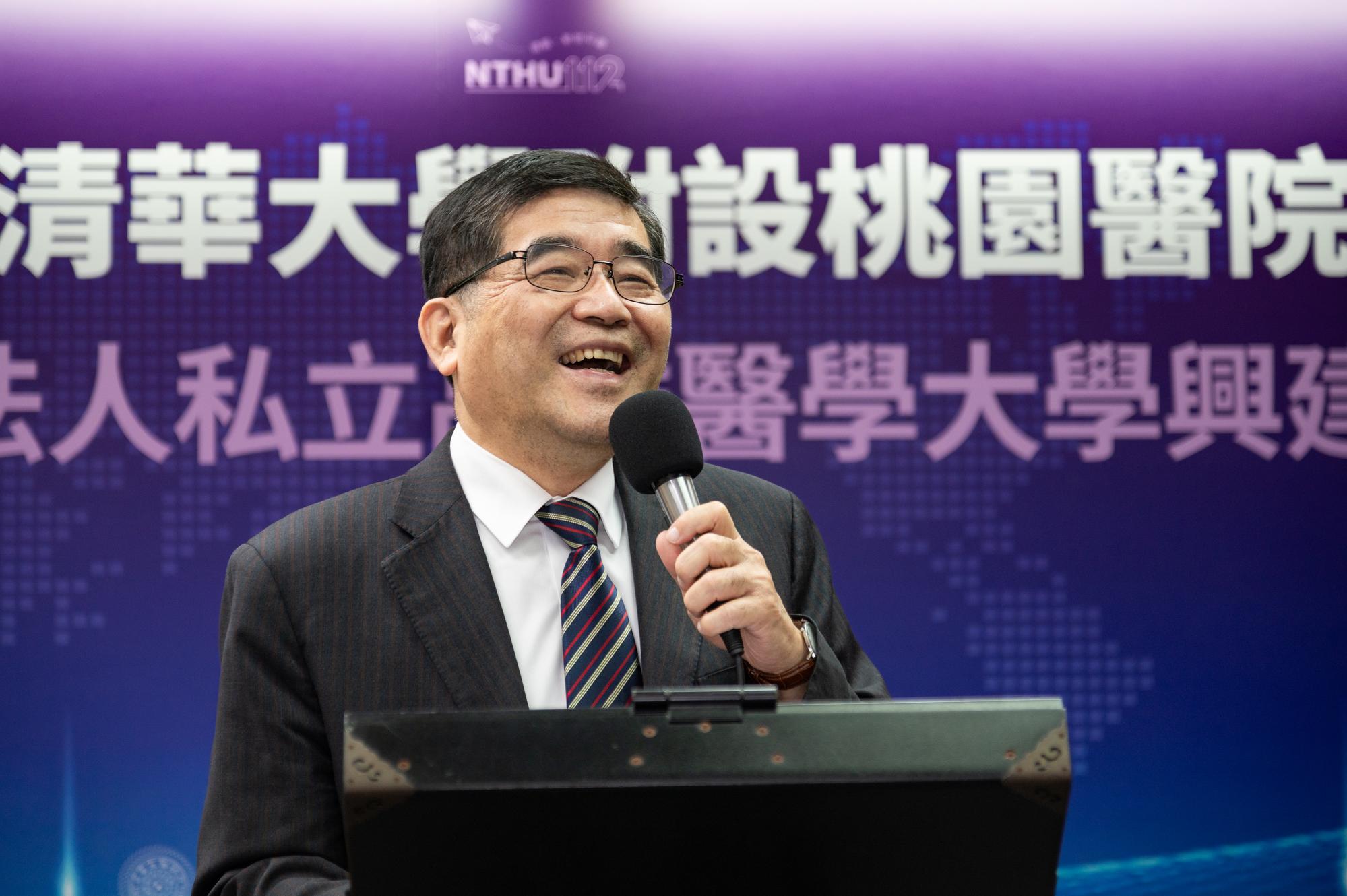 KMU President Chun-yuh Yang (楊俊毓) stated that KMU will build and operate the NTHU Hospital in a sustainable way.