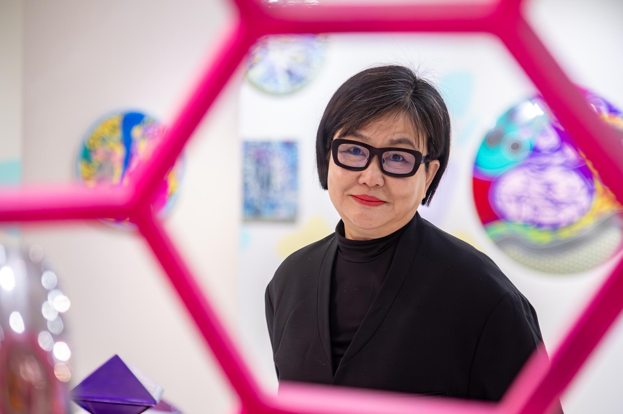 The curator of the Hung Liang Art Museum is Su-Zhen Hsieh (謝素貞), who has rich experience in art curation and administration.