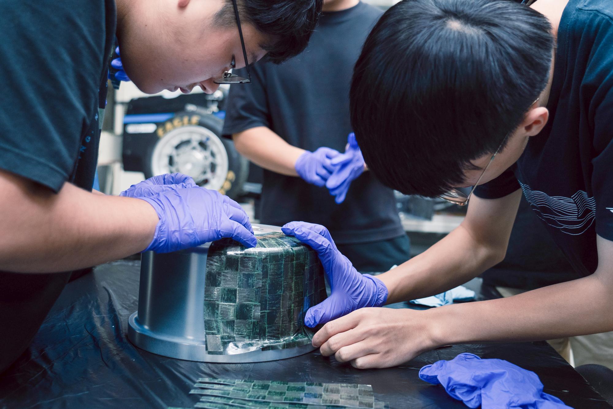 The NTHU Racing Team created the first lightweight carbon fiber wheels made by a student team in Taiwan.