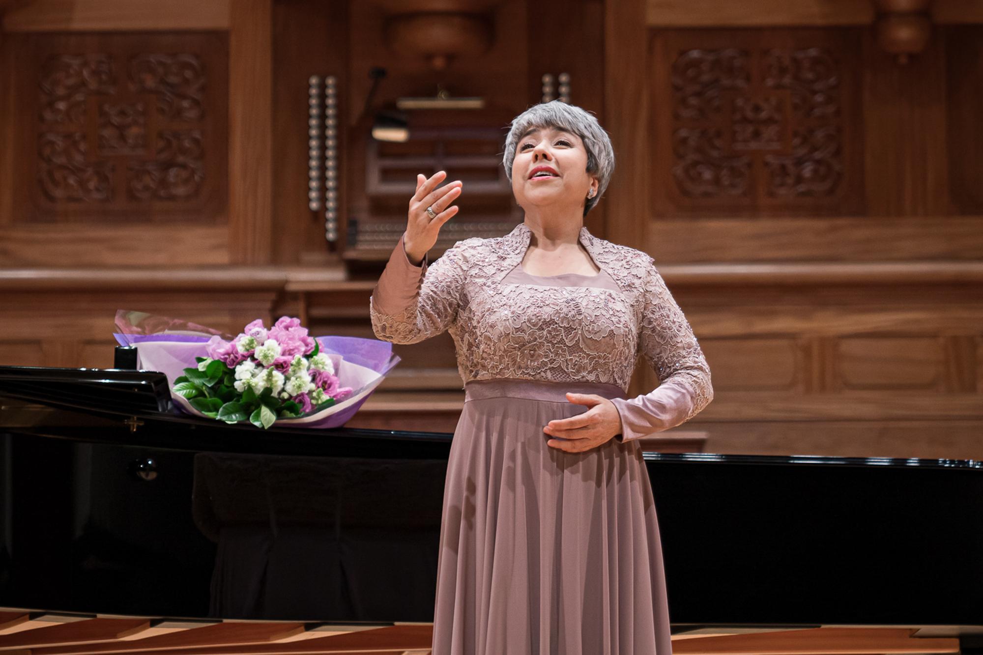 On September 10, internationally renowned soprano Dilbèr will hold a recital at the Hsinchu Performing Arts Center. (Photo by Renbin Lin, courtesy of Asia Music & Arts)