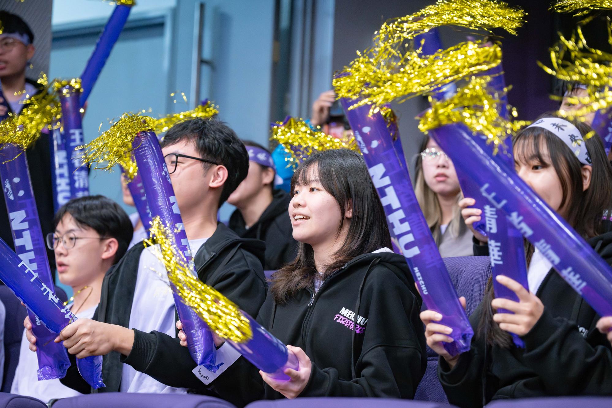 Cheering squads from both universities brought powerful energy to the venue, rallying support and serving as the athletes' strongest backers.
