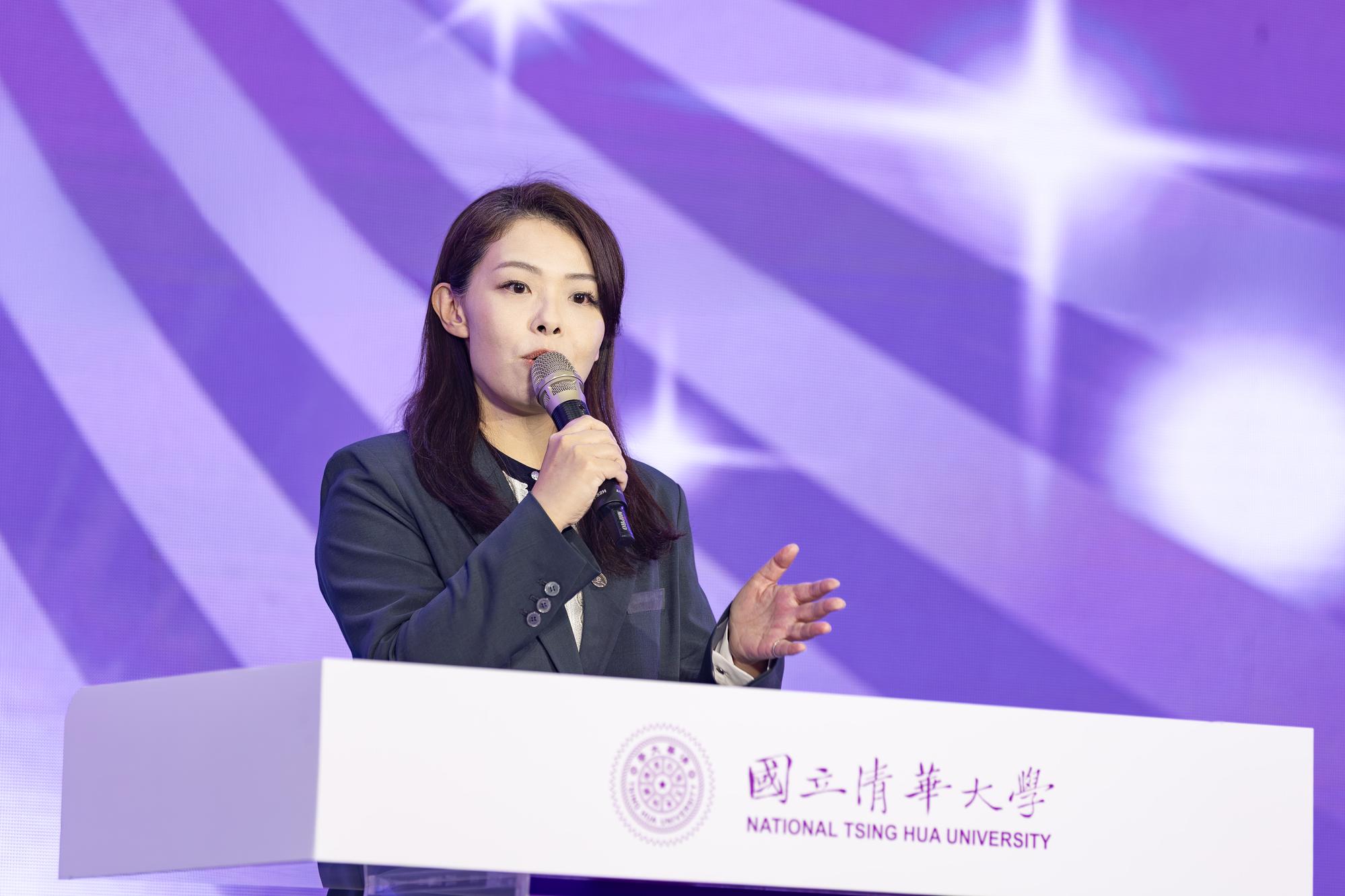 Hsinchu Mayor Ann Kao attends the anniversary banquet and extends her congratulations on behalf of the city government.