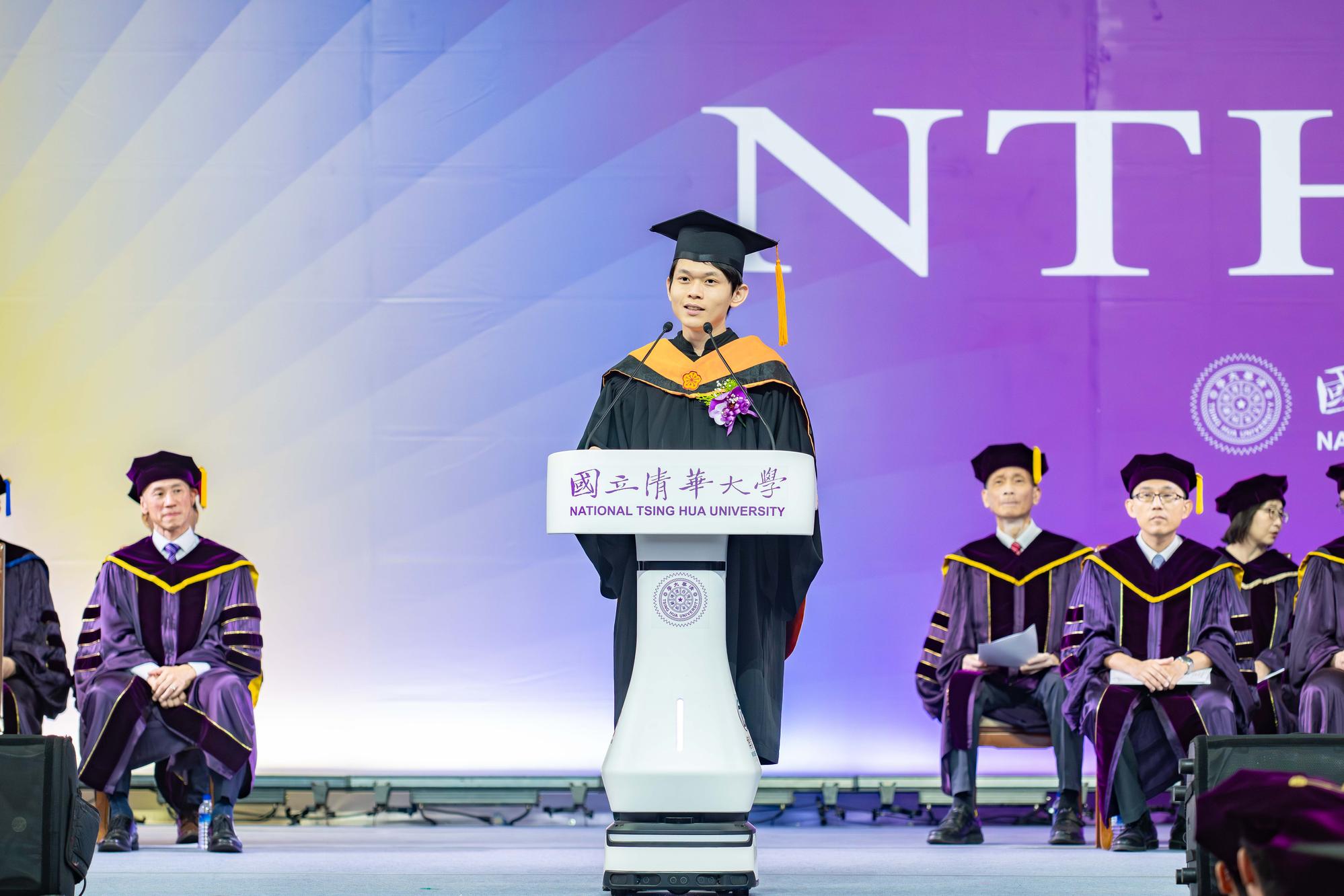 Tsung-Han Hsieh of the College of Semiconductor Research delivers the graduate student commencement address, encouraging fellow graduates with the theme, “Carry Virtue Forward, Become the Rising Sun of the World.”