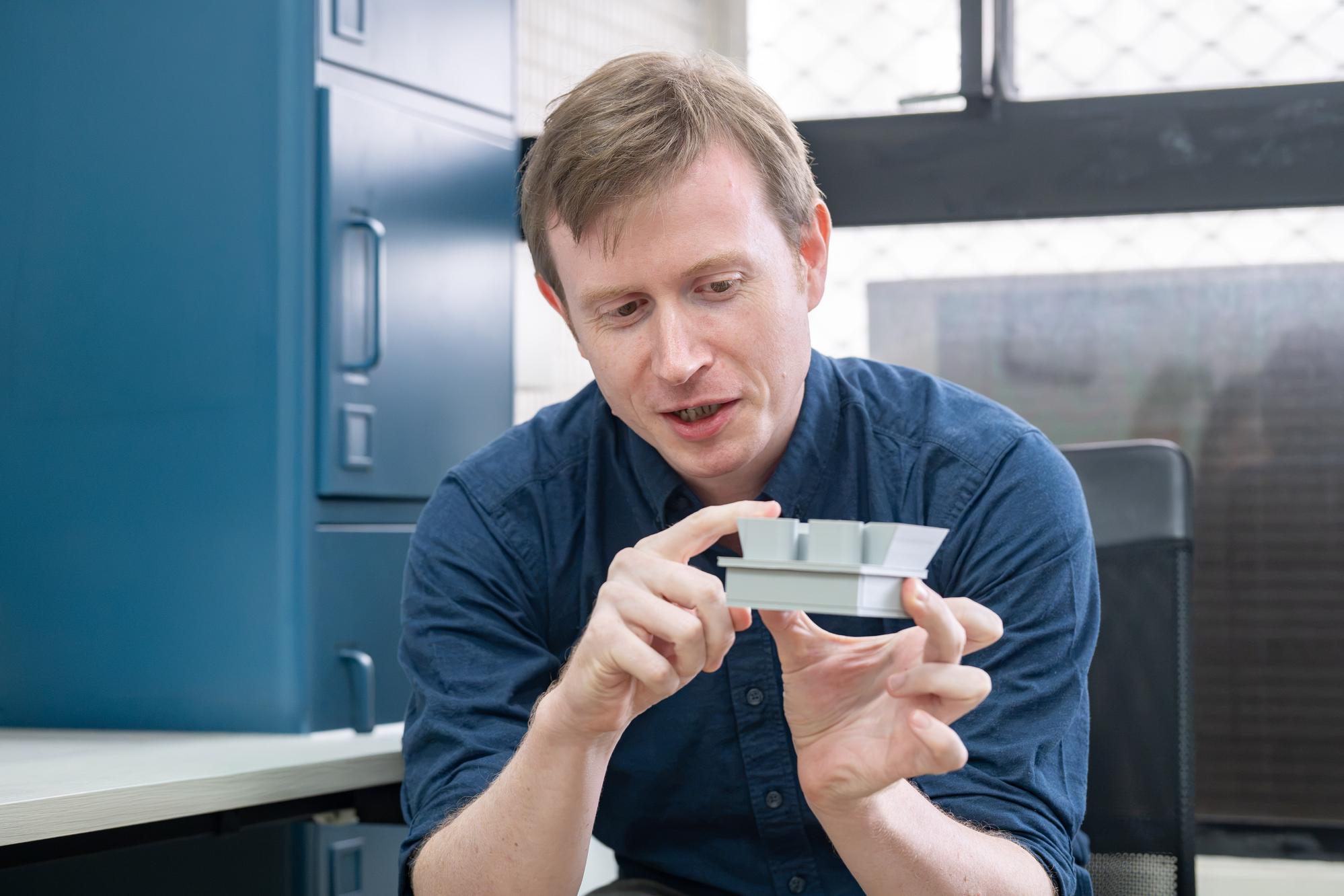 NTHU Associate Professor Andrew Cooper of the Institute of Astronomy explains that the dual-telescope system aboard the mission will offer exceptionally high sensitivity and a wide field of view.