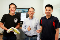 Lin Chun-yen of the Institute of Molecular Medicine, Prof. Chiao Chuan-chin of the Institute of Systems Neuroscience, and Tsai Yueh-chun of the Institute of Systems Neuroscience (left to right).