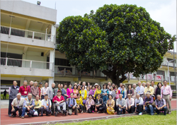 The NHCUE class of 1954 celebrating their 50th class reunion under the breadfruit tree.‬