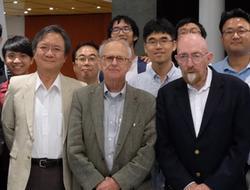 
Chao Shiuh of NTHU’s Institute of Photonics Technologies and EE Department (left) with LIGO pioneers Rainer Weiss (center) and Kip Thorne (right) at the Asia-Pacific Gravitational-Wave Forum held at the Chinese University of Hong Kong in 2016.
