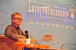 
Tu gave a talk titled “The Netizen’s Wisdom and AI Innovation.”