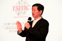 Mark Liu, the president and co-CEO of TSMC sharing his experience in smart manufacturing.