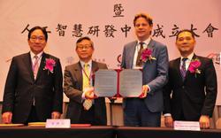 
The contract was signed by (left to right) Tadahiro Suhara, Hocheng Hong, Bert Jan Kampherbeek, and Robert Li.
