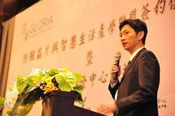 
The director of the AI Research and Development Center is Professor Chang Shih-chieh.