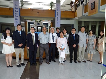 President Hocheng (third from the left) leading the Taiwan delegation on a visit to Alliance University.