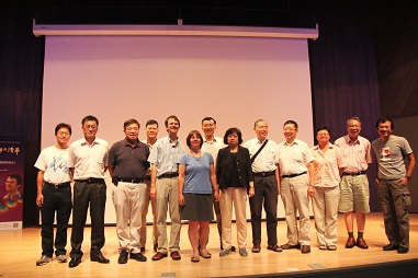 Dr. Cornell and NTHU faculty.