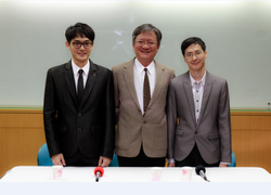 Pan Huang-wei, Prof. Chao Shiuh, and Guo Ling-chi of the Institute of Photonics Technology (left to right).