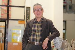 Professor Emeritus Kuang Mei of the Department of Linguistics.