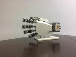 The wearable robotic hand gathers essential information on the patient’s condition and transmits it to a cloud database.