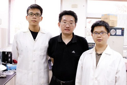 The research team (left to right): Lin Shang-Chi, Cheng Chao-Min, and Chen Guan Hong.