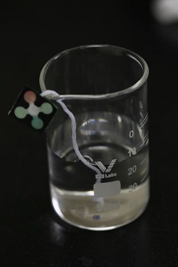 The test paper can detect harmful levels of agricultural chemicals.