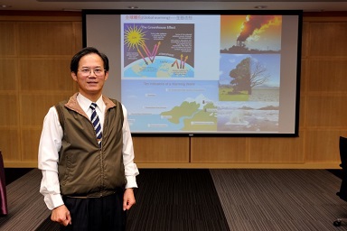  Professor Hwang Kuochu.