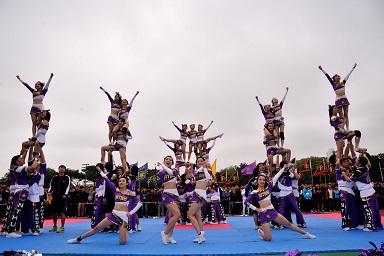  A rousing performance by the NTHU cheerleading squad.