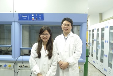 A research team led by Professor Wan De-Hui and his M.A. student Tseng Shih-Yu at Institute of Biomedical Engineering has recently developed a test paper for determining the freshness of salmon.