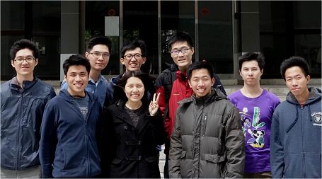  Professor Lee’s proud and happy team members.