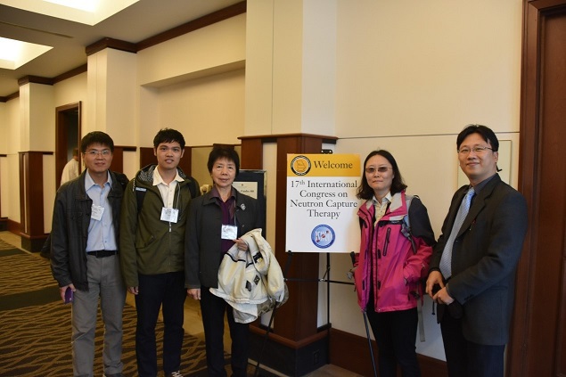 Prof. Chou, and the BNCT members took a photo at the 17th International Conference on Neutron Capture Therapy (at the University of Missouri, October 1, 2016)