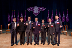 VIPs at the assembly (right to left): Jerry Liao, Cheng Ching-shui, Xie Yongfen, NTHU president Hocheng Hong, Wang Keyan, Xinzhu deputy mayor Shen Huihong, and He Mingguo, president of Tatung University.