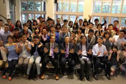 
The International Volunteer Society’s reunion was attended by former deans of student affairs: senior vice president of academic affairs Professor Chen Sinn-wen (front row, fifth from left); President Hocheng Hong (front row, fourth from left); and dean of general affairs Professor Ping-Chiang Lyu (front row, third from left).