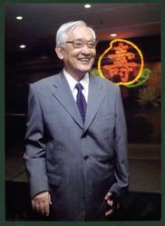Shen on his 70th birthday in 2002.